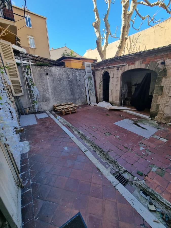 L'Antre Du Dragon Apartment Marseille Bagian luar foto
